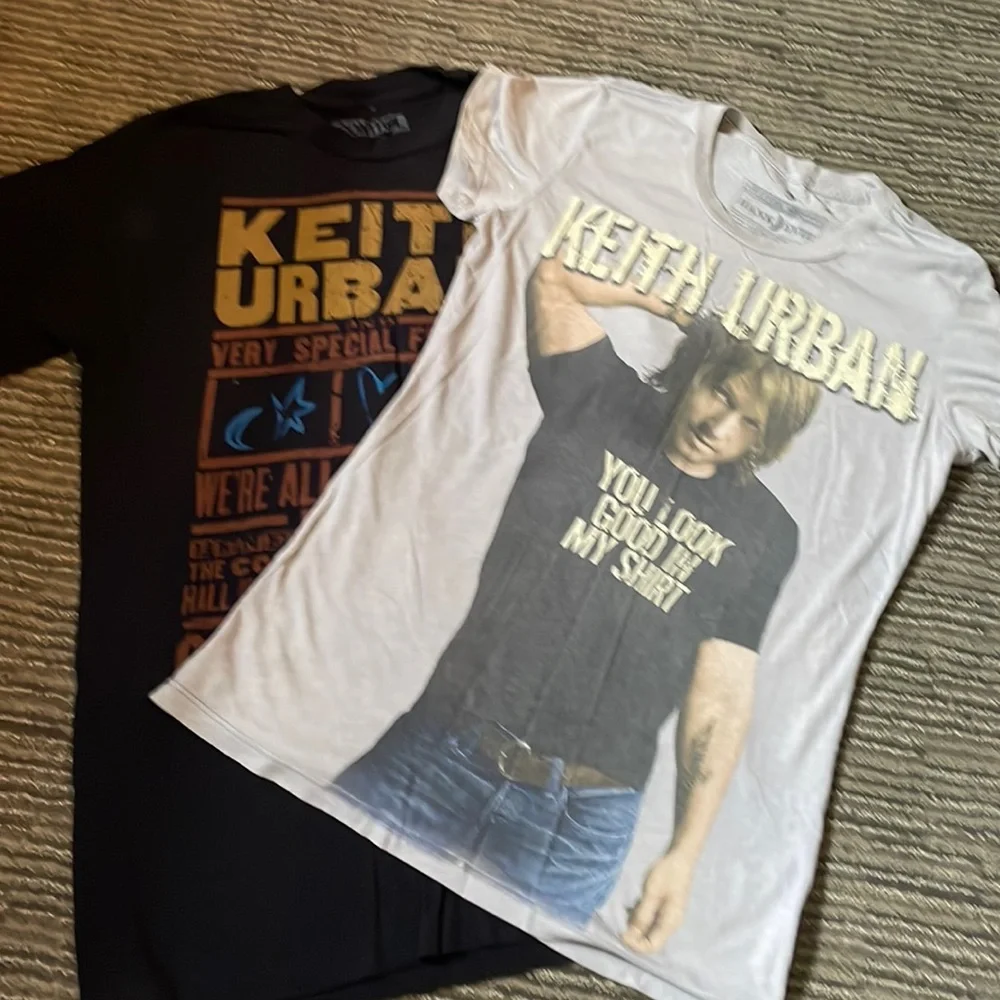 Keith Urban lot (sorry… no actual Keith ♥️) - Picture 1 of 4